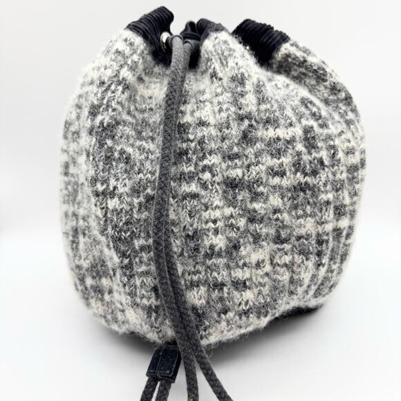 Y2K Artsy Boho Hippie Knit Wool Drawstring Backpack Bag Grey/Black - Medium - Picture 3 of 13